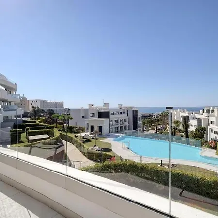 Luxury, Ocean View, Pool, Gym & Club *